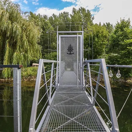 Nyaraló Hausbót U Rybára A Kačky