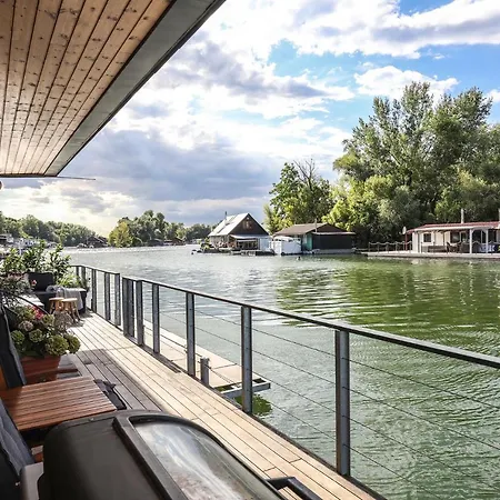 Hausbot U Rybara A Kacky Ferienhaus *