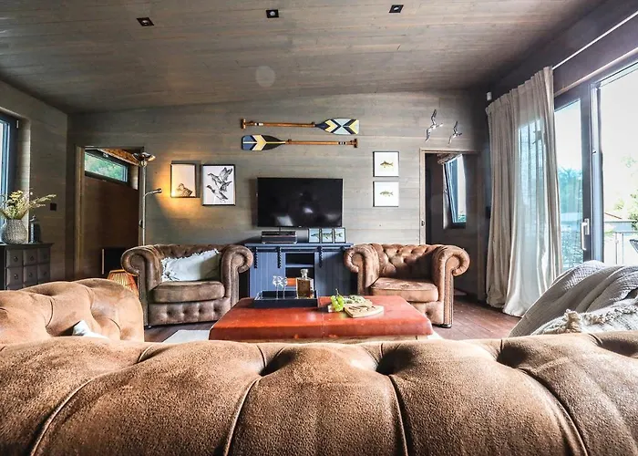 Hausbot U Rybara A Kacky